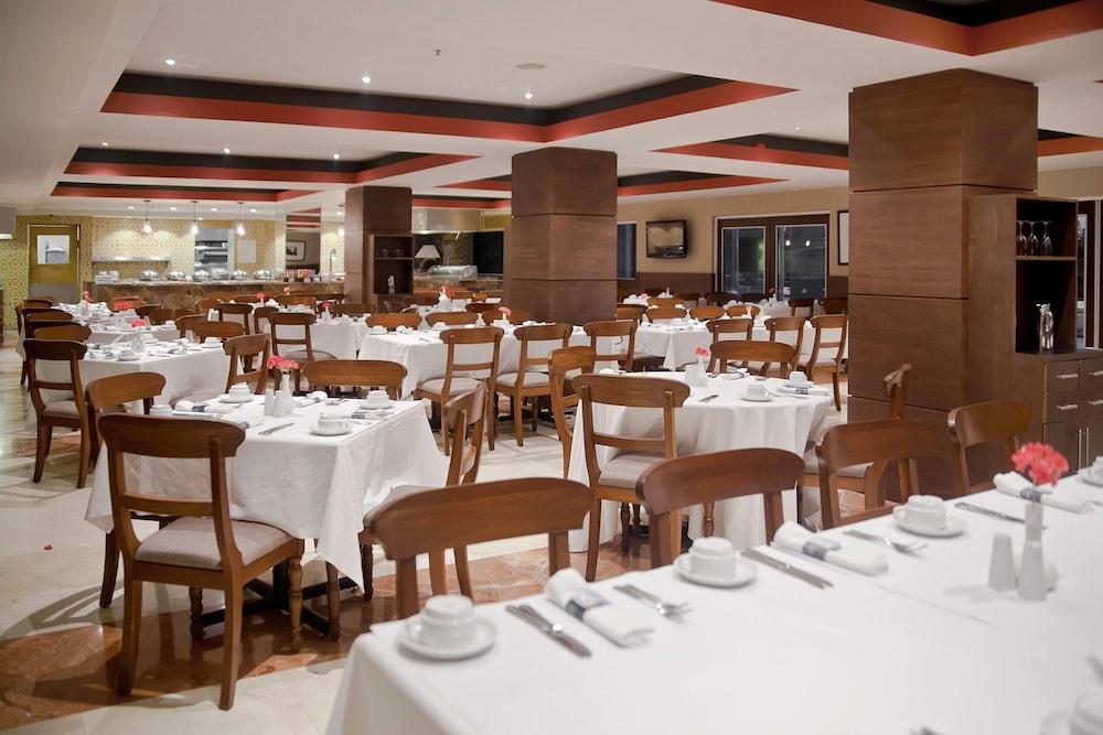 Marriott Tijuana Hotel Exterior photo